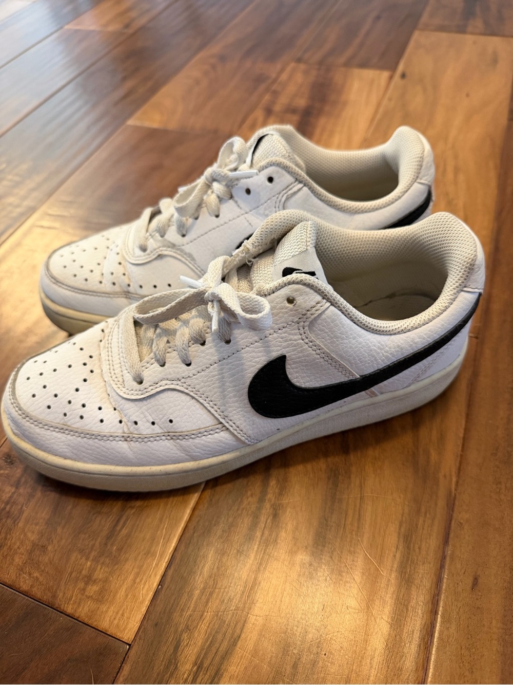 Nike Court Vision Women’s White and Black Low-Top Sneakers Size 8